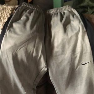 Grey Nike therma-fit sweatpants size medium